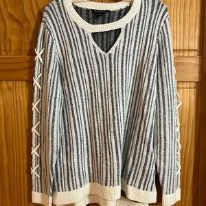Rock & Republic Striped V-Neck Sweater in White & Black